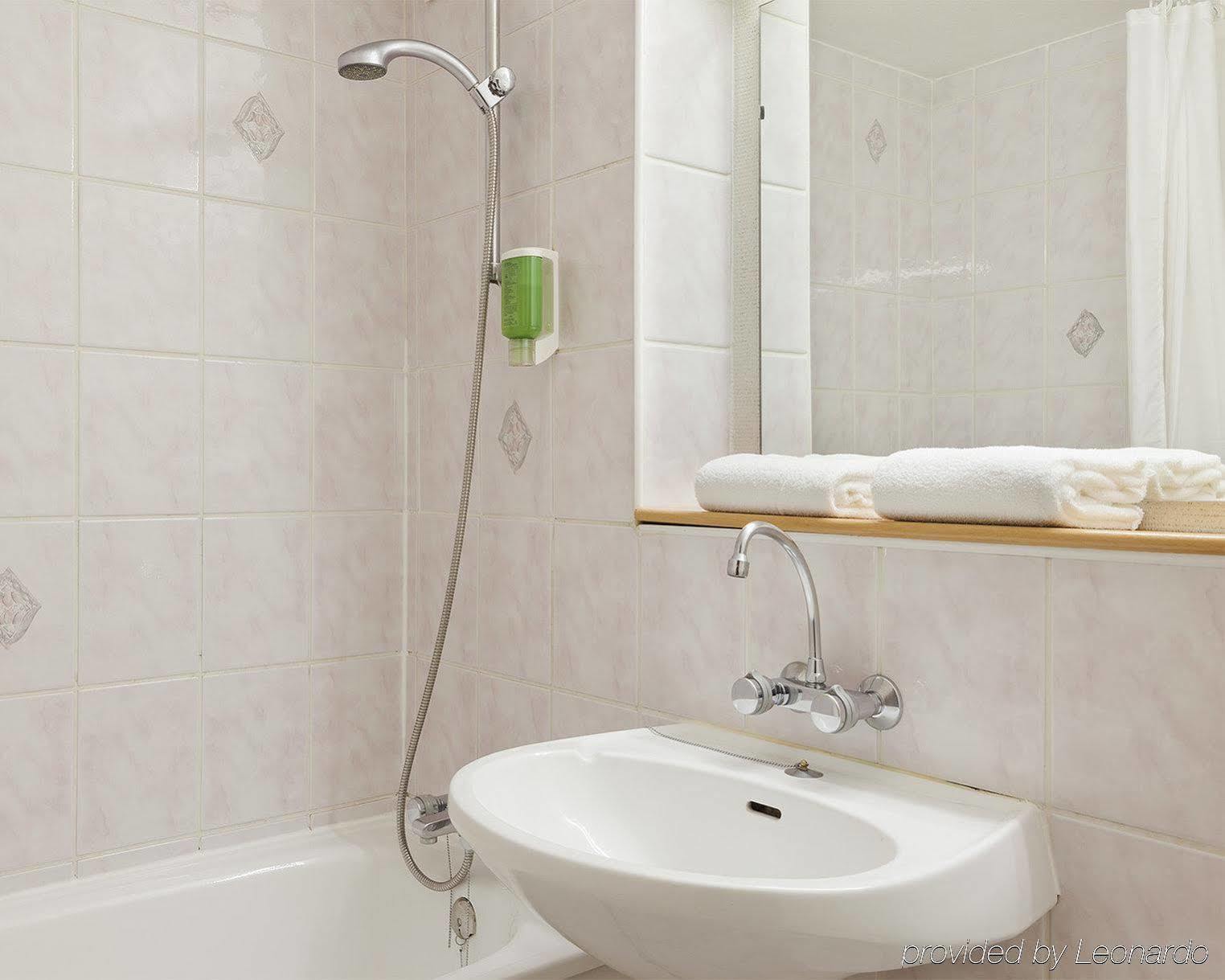 Hotel B&B HOTEL Bretigny-sur-Orge 2*