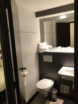 B&B Hotel Bretigny-Sur-Orge Hotel 2*